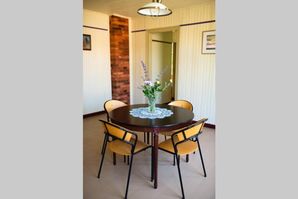 Appartement Livi Avat à Ikla Extérieur photo